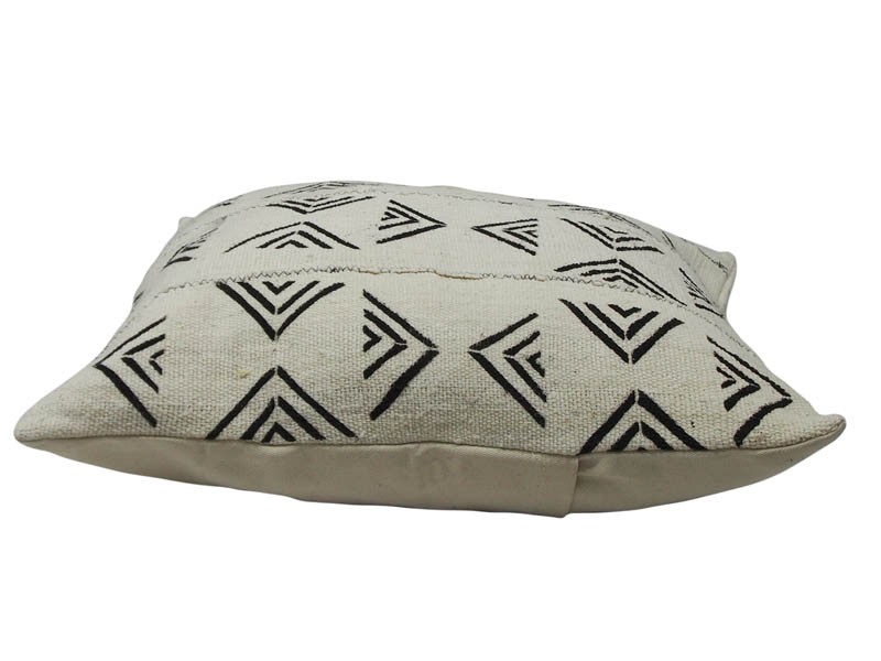 White with Black Arrow Pattern Side White with Black Arrow Pattern Side