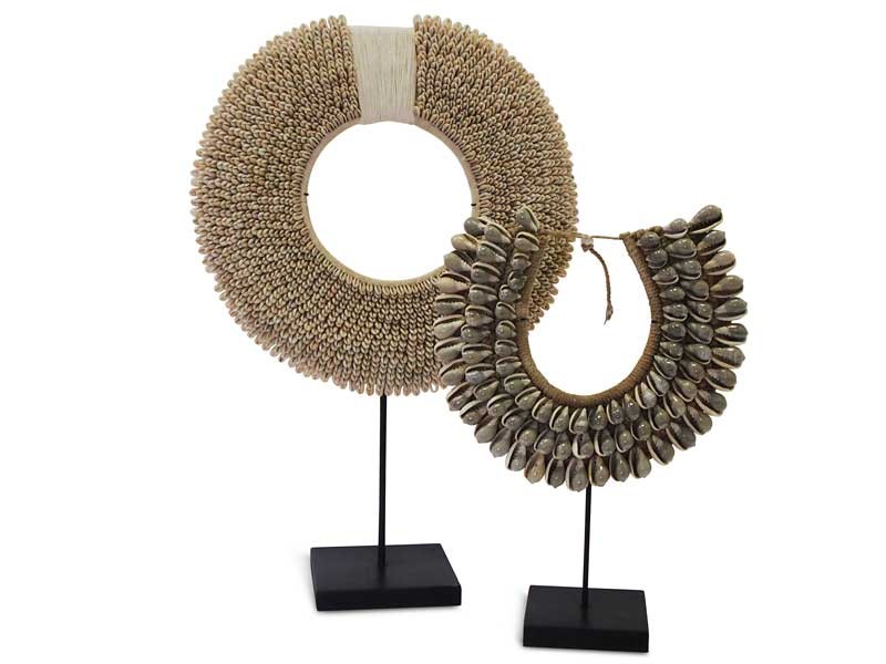 Decorative Shell Necklace - Grey Decorative Shell Necklace - Grey