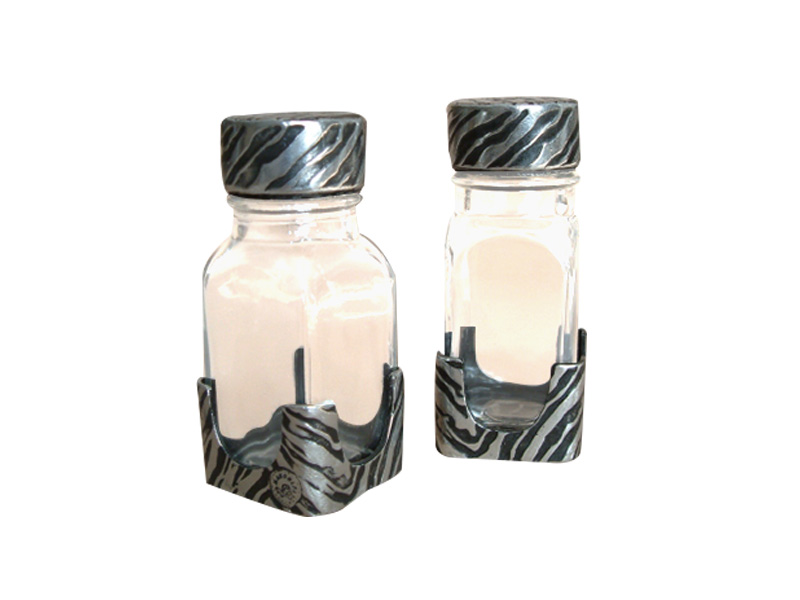 Salt And Pepper Pot X 2